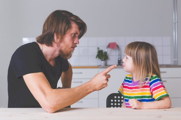 Как научить ребенка спорить