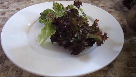 Салат из запечённой свеклы и брынзы