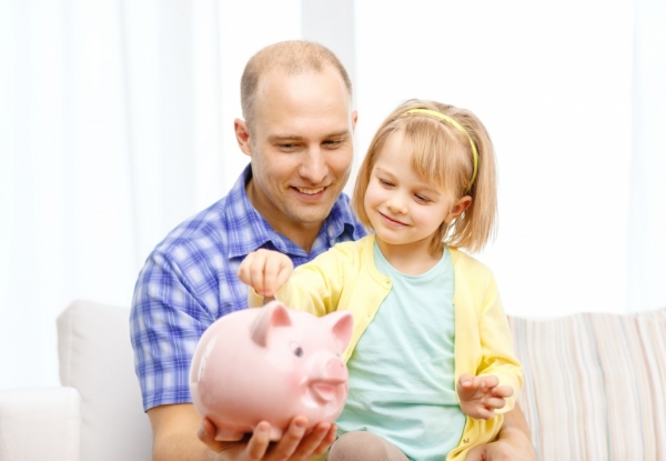 Как научить ребенка тратить деньги: практические советы от проекта Moneykids.ru