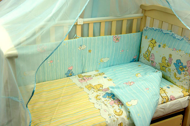 Постельное бельё для новорождённых в кроватку