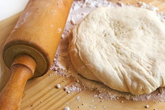 Быстрое тесто для пиццы на майонезе: как приготовить вкусное блюдо