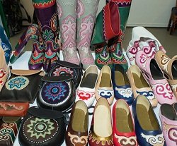 Национальная татарская обувь из кожи