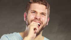 Болит зуб? 10 советов как избавиться от зубной боли дома 