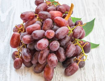 Красный виноград – калорийность, полезные свойства и противопоказания