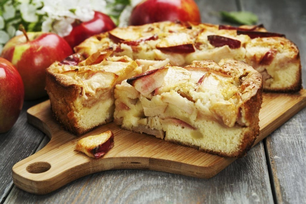 Секреты приготовления шарлотки с яблоками