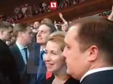 Жена Медведева, поющая с Пугачевой, попала на видео