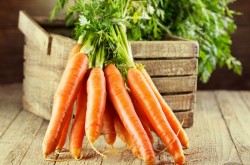 Как посадить морковь, чтобы быстро взошла и её не прореживать