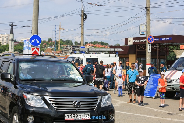 "Полнейший бред": Якубович отказался извиняться за езду по тротуарам