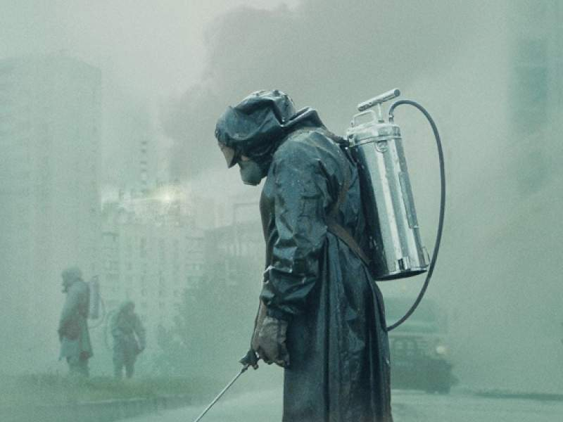 Новости дня: Что вырезали из "Чернобыля": сценарист сериала рассказал об удаленной сцене