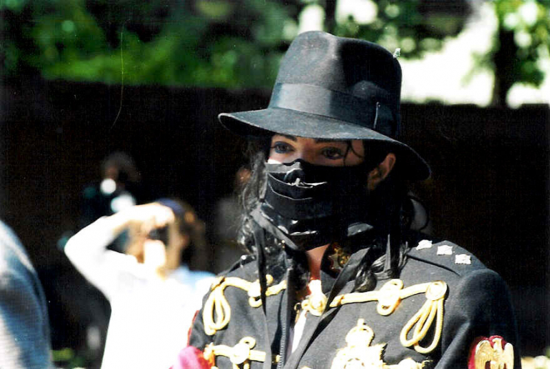 Новости дня: Бывший телохранитель Майкла Джексона раскрыл секрет его маски на лице