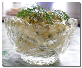 салат сырный с чесноком