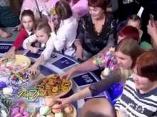 "Традиция такая": Якубович заступился за "голодных" гостей "Поле чудес"