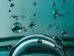 Бирюзовая вода во сне: толкование