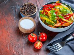 Салат из говядины, болгарского перца и фасоли