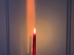 Приворот на парня с красной свечой