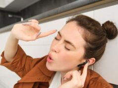 Горят уши в субботу: народные приметы