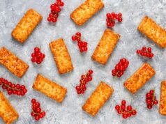 Язычки с сахаром из слоеного теста