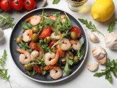 Вкусный салат из креветок: рецепт