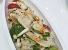 Корейский салат с грибами, морковью и курицей