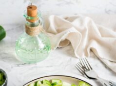 Огурец и горошек: свежий летний салат