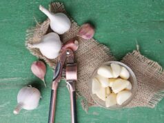 Настойка из чеснока: рецепт и польза