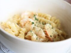 Паста с креветками со сливками