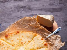 Хачапури из готового теста с сыром