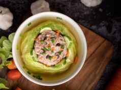 Суп с солеными огурцами и мясом