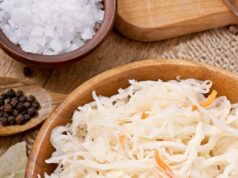 Квашеная капуста и картофель: простой и вкусный салат