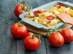 Картошка с помидорами в духовке