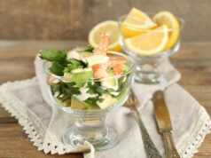 Огуречный салат с крабовыми палочками