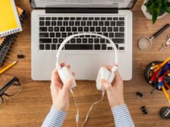 Как синхронизировать наушники для одновременного использования