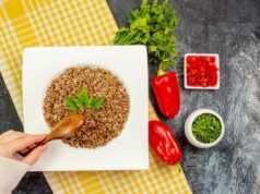 Жареная гречка с луком и морковью