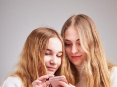 Как подписать лучшую подругу в телефоне